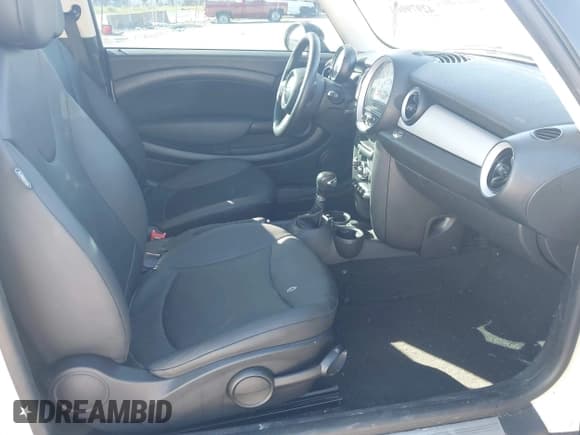 ✅ 2014 MINI Clubman • VIN: WMWZF3C52ET493388 • Lot: 42979003. Wystawiony na IAAI z przebiegiem 64 654 mil. Bezpłatny archiwum sprzedaży aukcyjnych z USA i szczegółowy raport historii pojazdu na DreamBid. Zdjęcie 5.