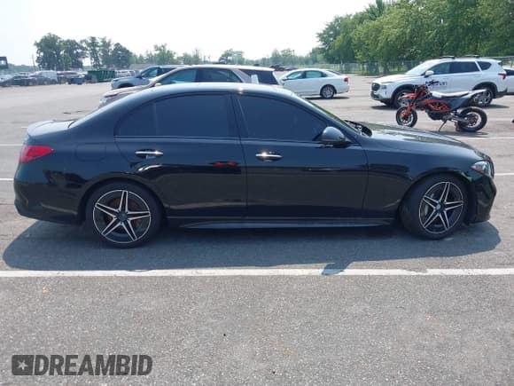 ✅ 2024 Mercedes-Benz C 300 • VIN: W1KAF4HBXRR204934 • Лот: 42863968. Опубликован ранее на IAAI с пробегом Не указан. Бесплатный доступ к архиву аукционных продаж из США и подробный отчёт об истории автомобиля на DreamBid. Изображение 14.