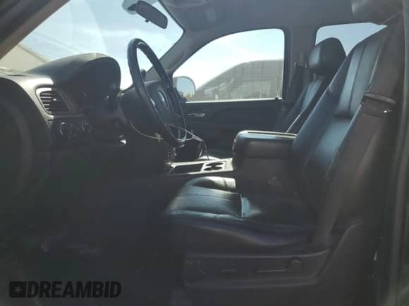 2013 Chevrolet Suburban LT with VIN 1GNSKJE79DR150003, listed as a Copart auction lot 80715615 with 164,810 mi miles and Salvage title. Bid and sale history available at DreamBid. Image 7.