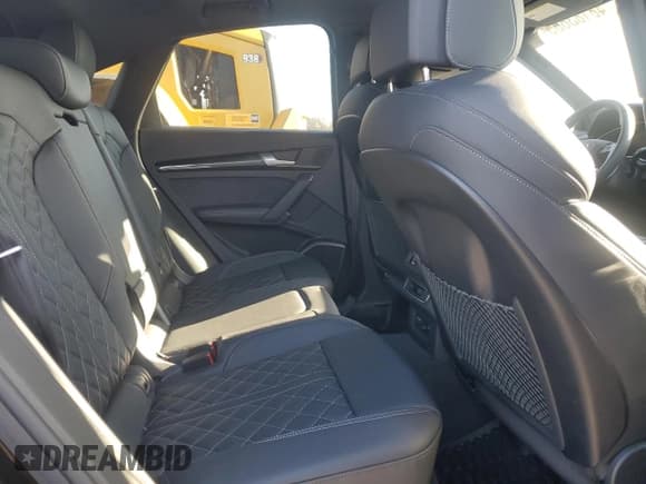 ✅ 2024 Audi SQ5 Sportback Premium Plus • VIN: WA124AFY4R2087462 • Lot: 48183665. Listed on Copart with 2,992 mi. Free auction sales archive from the USA and detailed vehicle history report at DreamBid. Image 10.