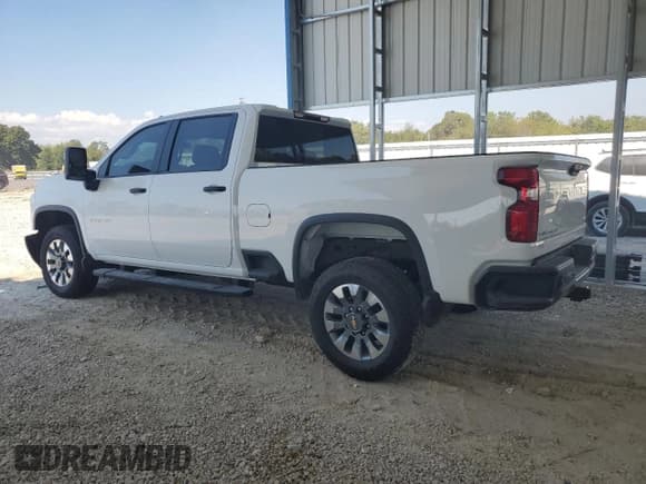 ✅ 2025 Chevrolet Silverado 2500HD Custom • VIN: 1GC4KME75SF152185 • Lot: 84746635. Wystawiony na Copart z przebiegiem 5 317 mil. Bezpłatny archiwum sprzedaży aukcyjnych z USA i szczegółowy raport historii pojazdu na DreamBid. Zdjęcie 2.