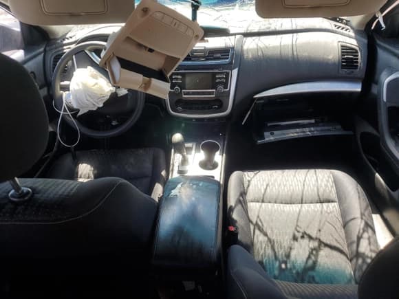 ✅ 2016 Nissan Altima S • VIN: 1N4AL3AP5GN357797 • Lot: 82389955. Wystawiony na Copart z przebiegiem 119 671 mil. Bezpłatny archiwum sprzedaży aukcyjnych z USA i szczegółowy raport historii pojazdu na DreamBid. Zdjęcie 8.