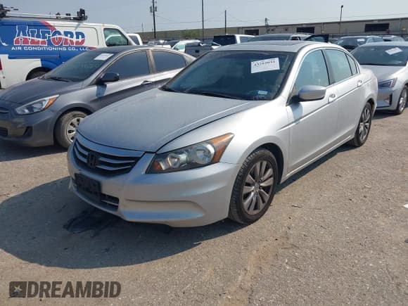 ✅ 2012 Honda Accord EX-L • VIN: 1HGCP2F81CA144948 • Lot: 43252031. Wystawiony na IAAI z przebiegiem 81 847 mil. Bezpłatny archiwum sprzedaży aukcyjnych z USA i szczegółowy raport historii pojazdu na DreamBid. Zdjęcie 17.