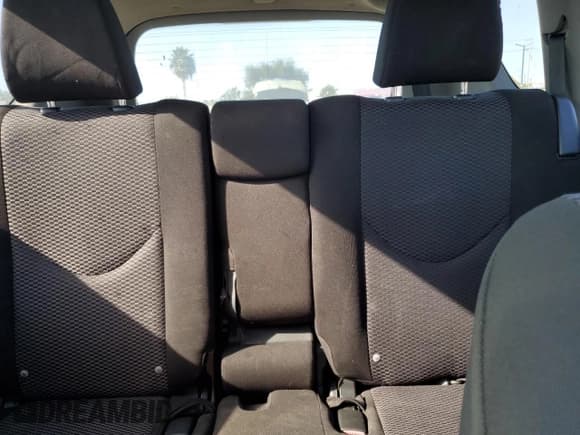 ✅ 2012 Toyota RAV4 Sport • VIN: JTMWF4DV4C5043639 • Лот: 80885925. Опубликован ранее на Copart с пробегом 165 546 миль. Бесплатный доступ к архиву аукционных продаж из США и подробный отчёт об истории автомобиля на DreamBid. Изображение 10.