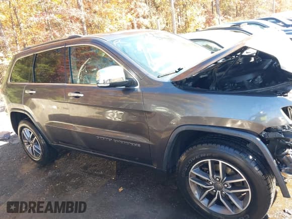 ✅ 2020 Jeep Grand Cherokee Limited • VIN: 1C4RJFBG1LC193568 • Lot: 43515143. Wystawiony na IAAI z przebiegiem 126 057 mil. Bezpłatny archiwum sprzedaży aukcyjnych z USA i szczegółowy raport historii pojazdu na DreamBid. Zdjęcie 14.