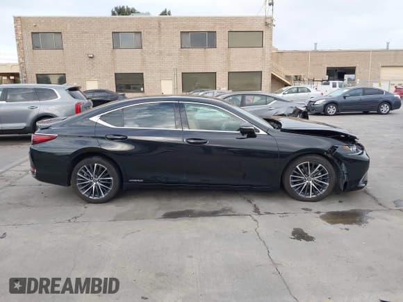 ✅ 2022 Lexus ES 300h • VIN: 58ADA1C12NU013605 • Lot: 43685343. Listed on IAAI with 55,344 mi. Free auction sales archive from the USA and detailed vehicle history report at DreamBid. Image 13.