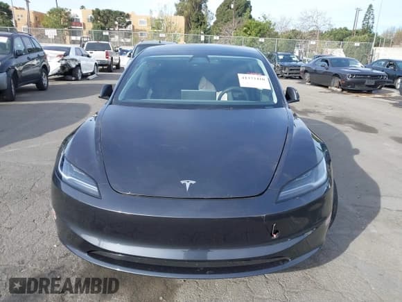 ✅ 2024 Tesla Model 3 • VIN: 5YJ3E1EA7RF736647 • Lot: 41372410. Wystawiony na IAAI z przebiegiem 12 889 mil. Bezpłatny archiwum sprzedaży aukcyjnych z USA i szczegółowy raport historii pojazdu na DreamBid. Zdjęcie 11.
