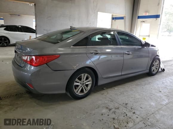 ✅ 2014 Hyundai Sonata GLS • VIN: 5NPEB4AC0EH890686 • Lot: 72379294. Listed on Copart with 175,607 mi. Free auction sales archive from the USA and detailed vehicle history report at DreamBid. Image 3.