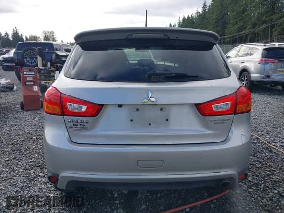 2014 Mitsubishi Outlander SE с VIN 4A4AR4AU1EE026516, выставлен на аукционе IAAI как лот 43337686 с пробегом 113 351 миль миль и . История ставок и продаж доступна на DreamBid. Изображение 16.