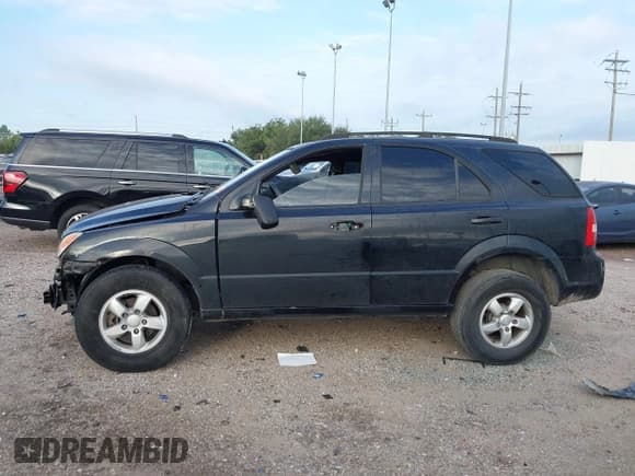 ✅ 2008 Kia Sorento LX • VIN: KNDJD735385830172 • Lot: 43557138. Wystawiony na IAAI z przebiegiem 124 229 mil. Bezpłatny archiwum sprzedaży aukcyjnych z USA i szczegółowy raport historii pojazdu na DreamBid. Zdjęcie 15.