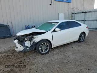 2016 Toyota Camry XLE z VIN 4T1BF1FK0GU222610, wystawiony jako Copart lot #80401825 z przebiegiem 211 762 mil mil oraz Czysty tytuł • Clean title. Historia ofert i sprzedaży dostępna na DreamBid. Obrazek 1.