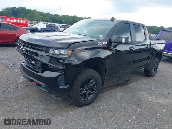 ✅ 2020 Chevrolet Silverado 1500 LT Trail Boss • VIN: 1GCPYFED6LZ181417 • Lot: 42989002. Wystawiony na IAAI z przebiegiem 104 694 mil. Bezpłatny archiwum sprzedaży aukcyjnych z USA i szczegółowy raport historii pojazdu na DreamBid. Zdjęcie 2.