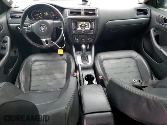 ✅ 2013 Volkswagen Jetta SEL • VIN: 3VWLX7AJ6DM368577 • Lot: 85482604. Listed on Copart with 134,577 mi. Free auction sales archive from the USA and detailed vehicle history report at DreamBid. Image 8.