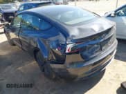 ✅ 2025 Tesla Model 3 Long Range • VIN: 5YJ3E1EA1SF978422 • Lot: 43409447. Wystawiony na IAAI z przebiegiem 7 714 mil. Bezpłatny archiwum sprzedaży aukcyjnych z USA i szczegółowy raport historii pojazdu na DreamBid. Zdjęcie 3.