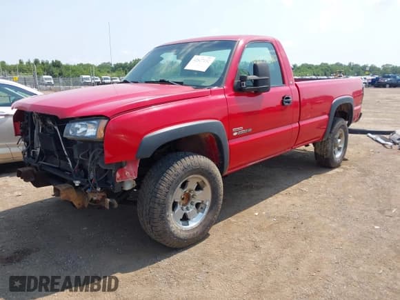 ✅ 2003 Chevrolet Silverado 2500HD • VIN: 1GCHC24173E221143 • Lot: 42827152. Wystawiony na IAAI z przebiegiem 419 152 mil. Bezpłatny archiwum sprzedaży aukcyjnych z USA i szczegółowy raport historii pojazdu na DreamBid. Zdjęcie 2.