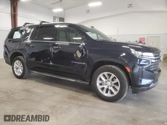 ✅ 2021 Chevrolet Suburban Premier • VIN: 1GNSCFKD2MR318276 • Lot: 37848743. Wystawiony na Copart z przebiegiem 33 165 mil. Bezpłatny archiwum sprzedaży aukcyjnych z USA i szczegółowy raport historii pojazdu na DreamBid. Zdjęcie 4.