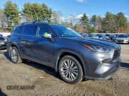 ✅ 2023 Toyota Highlander XLE • VIN: 5TDKDRBH3PS518776 • Lot: 94468485. Wystawiony na Copart z przebiegiem 5 076 mil. Bezpłatny archiwum sprzedaży aukcyjnych z USA i szczegółowy raport historii pojazdu na DreamBid. Zdjęcie 4.
