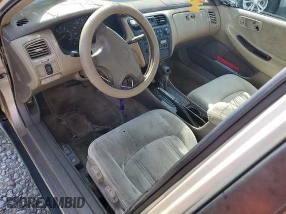 ✅ 2000 Honda Accord SE • VIN: 1HGCG5678YA052297 • Lot: 91912825. Listed on Copart with 425,354 mi. Free auction sales archive from the USA and detailed vehicle history report at DreamBid. Image 8.
