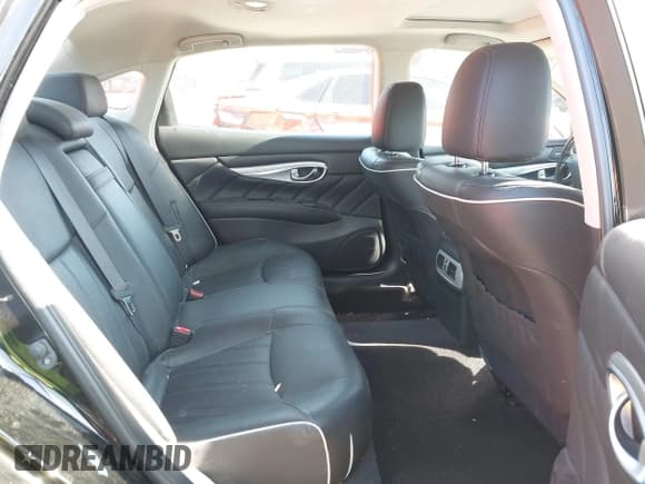 ✅ 2017 Infiniti Q70 3.7 • VIN: JN1BY1PR1HM210707 • Lot: 43153431. Listed on IAAI with 221,229 mi. Free auction sales archive from the USA and detailed vehicle history report at DreamBid. Image 8.