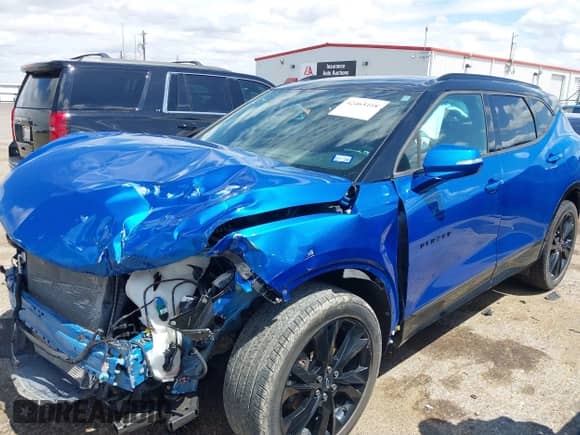 2020 Chevrolet Blazer RS z VIN 3GNKBERS0LS563316, wystawiony jako IAAI lot #42465418 z przebiegiem 63 756 mil mil oraz . Historia ofert i sprzedaży dostępna na DreamBid. Obrazek 18.