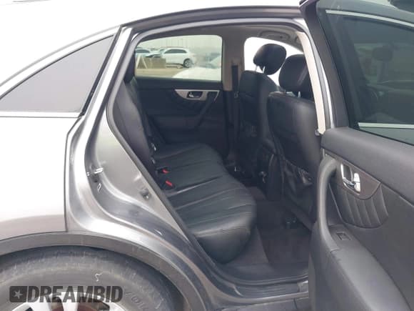 ✅ 2015 Infiniti QX70 • VIN: JN8CS1MUXFM380576 • Lot: 41516132. Wystawiony na IAAI z przebiegiem 109 662 mil. Bezpłatny archiwum sprzedaży aukcyjnych z USA i szczegółowy raport historii pojazdu na DreamBid. Zdjęcie 8.