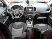 ✅ 2014 Jeep Cherokee Latitude • VIN: 1C4PJMCB9EW220306 • Лот: 92272425. Опубликован ранее на Copart с пробегом 173 216 миль. Бесплатный доступ к архиву аукционных продаж из США и подробный отчёт об истории автомобиля на DreamBid. Изображение 8.