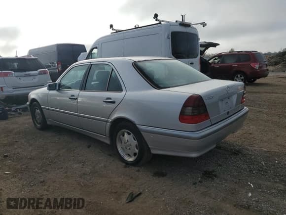 ✅ 1998 Mercedes-Benz C 230/260/280/320 • VIN: WDBHA23G1WA641776 • Лот: 90529385. Опубликован ранее на Copart с пробегом 58 173 миль. Бесплатный доступ к архиву аукционных продаж из США и подробный отчёт об истории автомобиля на DreamBid. Изображение 2.