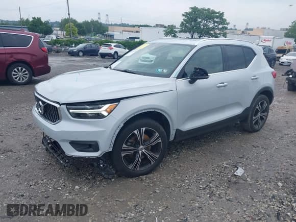 ✅ 2021 Volvo XC40 Inscription • VIN: YV4162UL6M2476490 • Lot: 42645379. Wystawiony na IAAI z przebiegiem 37 493 mil. Bezpłatny archiwum sprzedaży aukcyjnych z USA i szczegółowy raport historii pojazdu na DreamBid. Zdjęcie 2.
