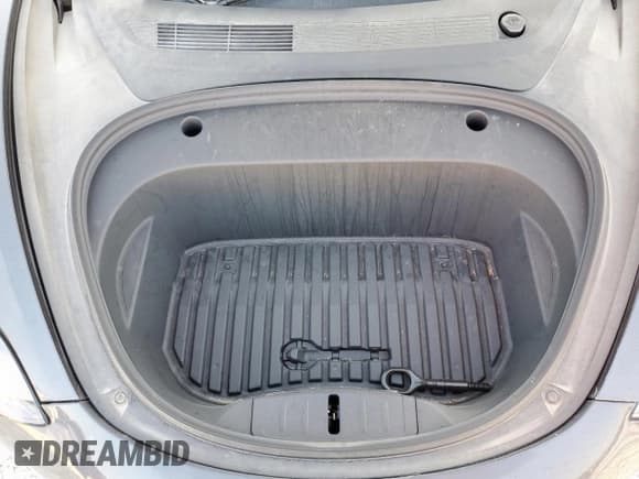 ✅ 2022 Tesla Model 3 Performance • VIN: 5YJ3E1EC0NF347425 • Лот: 72034085. Опубликован ранее на Copart с пробегом 61 642 миль. Бесплатный доступ к архиву аукционных продаж из США и подробный отчёт об истории автомобиля на DreamBid. Изображение 11.