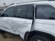 ✅ 2022 Jeep Grand Cherokee • VIN: 1C4RJYB67N8761928 • Lot: 42248811. Listed on IAAI with 28,831 mi. Free auction sales archive from the USA and detailed vehicle history report at DreamBid. Image 6.