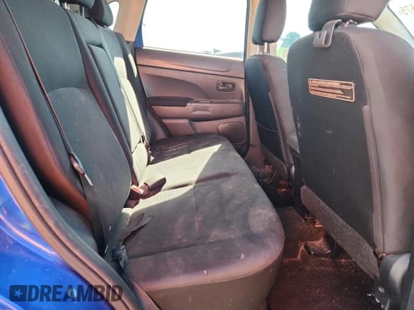 ✅ 2015 Mitsubishi Outlander ES • VIN: 4A4AP3AU7FE045542 • Lot: 82224575. Wystawiony na Copart z przebiegiem 78 775 mil. Bezpłatny archiwum sprzedaży aukcyjnych z USA i szczegółowy raport historii pojazdu na DreamBid. Zdjęcie 11.