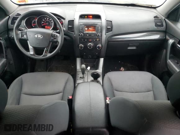 ✅ 2013 Kia Sorento LX • VIN: 5XYKTDA66DG418430 • Lot: 84237585. Listed on Copart with 137,683 mi. Free auction sales archive from the USA and detailed vehicle history report at DreamBid. Image 8.