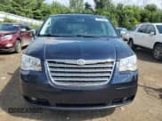 ✅ 2010 Chrysler Town & Country Touring Plus • VIN: 2A4RR8DX7AR382080 • Lot: 67371025. Wystawiony na Copart z przebiegiem 148 531 mil. Bezpłatny archiwum sprzedaży aukcyjnych z USA i szczegółowy raport historii pojazdu na DreamBid. Zdjęcie 5.