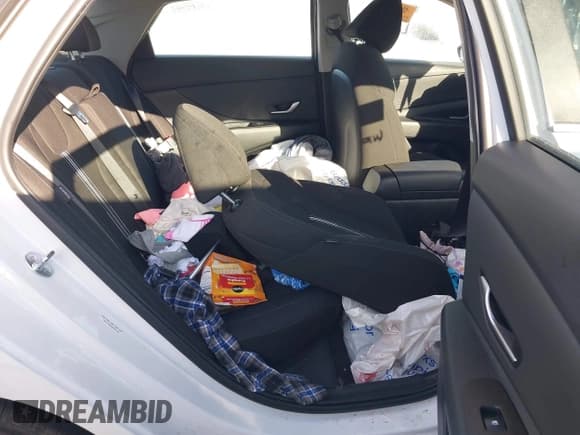 ✅ 2025 Hyundai Elantra SEL Convenience • VIN: KMHLS4DG8SU044146 • Lot: 43672535. Listed on IAAI with 9,401 mi. Free auction sales archive from the USA and detailed vehicle history report at DreamBid. Image 8.