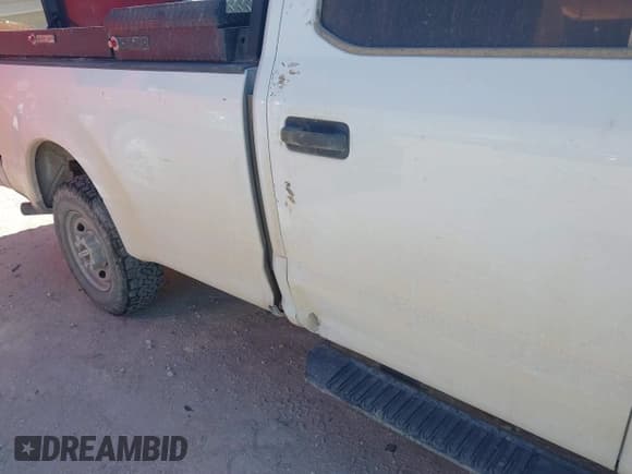 ✅ 2019 Ford F-250 XL • VIN: 1FT7W2A69KEC68823 • Lot: 41689175. Wystawiony na IAAI z przebiegiem 153 022 mil. Bezpłatny archiwum sprzedaży aukcyjnych z USA i szczegółowy raport historii pojazdu na DreamBid. Zdjęcie 6.