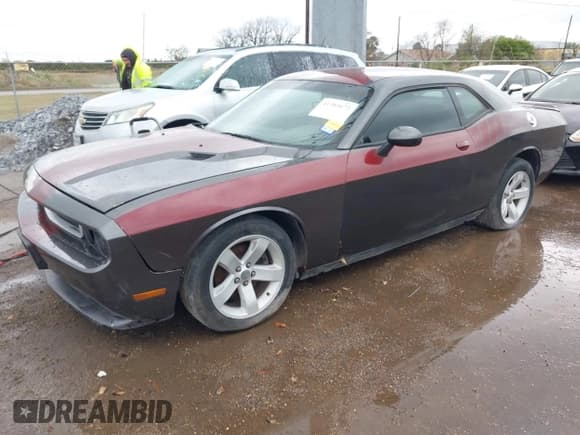 ✅ 2013 Dodge Challenger SXT • VIN: 2C3CDYAG5DH607755 • Lot: 41383672. Wystawiony na IAAI z przebiegiem Nie podano. Bezpłatny archiwum sprzedaży aukcyjnych z USA i szczegółowy raport historii pojazdu na DreamBid. Zdjęcie 2.