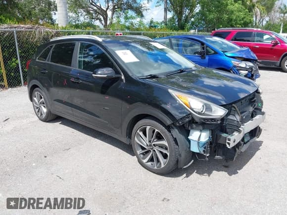 ✅ 2017 Kia Niro Touring • VIN: KNDCE3LC8H5047958 • Lot: 42589635. Listed on IAAI with 139,239 mi. Free auction sales archive from the USA and detailed vehicle history report at DreamBid. Image 1.
