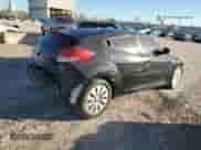 2017 Hyundai Veloster z VIN KMHTC6AD6HU306869, wystawiony jako Copart lot #91095635 z przebiegiem 176 021 mil mil oraz Czysty tytuł • Clean title. Historia ofert i sprzedaży dostępna na DreamBid. Obrazek 3.