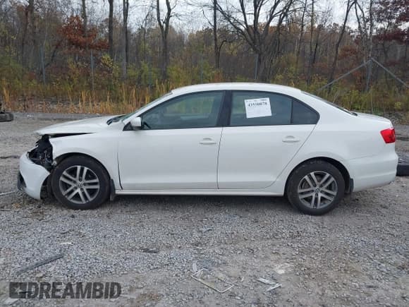 ✅ 2011 Volkswagen Jetta S • VIN: 3VW1K7AJ4BM394260 • Lot: 43550078. Listed on IAAI with 153,149 mi. Free auction sales archive from the USA and detailed vehicle history report at DreamBid. Image 15.