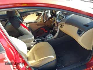 2011 Hyundai Elantra GLS z VIN KMHDH4AE7BU155275, wystawiony jako IAAI lot #43050108 z przebiegiem 209 686 mil mil oraz . Historia ofert i sprzedaży dostępna na DreamBid. Obrazek 5.