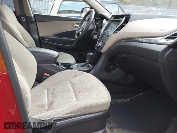 ✅ 2017 Hyundai Santa Fe SE • VIN: KM8SMDHF1HU238369 • Lot: 43682236. Wystawiony na IAAI z przebiegiem 179 000 mil. Bezpłatny archiwum sprzedaży aukcyjnych z USA i szczegółowy raport historii pojazdu na DreamBid. Zdjęcie 5.