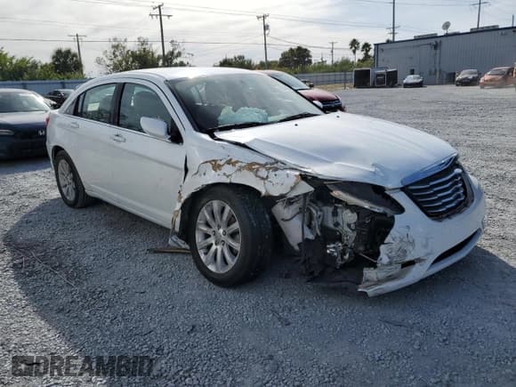 ✅ 2011 Chrysler 200 Touring • VIN: 1C3BC1FGXBN555770 • Lot: 92248905. Listed on Copart with 93,328 mi. Free auction sales archive from the USA and detailed vehicle history report at DreamBid. Image 4.