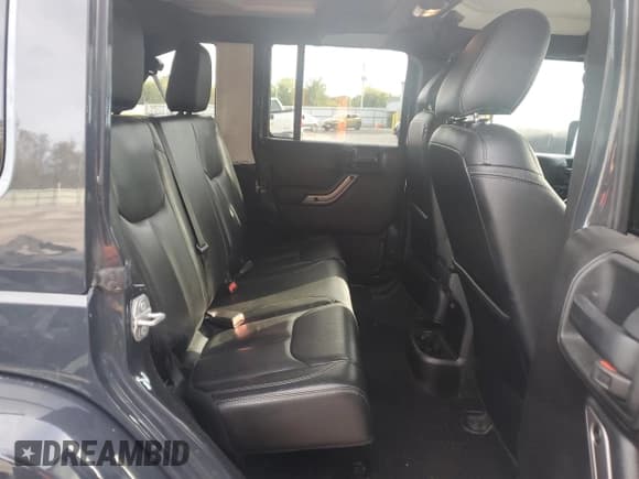 ✅ 2018 Jeep Wrangler Unlimited Sahara • VIN: 1C4BJWEG1JL885937 • Lot: 84174925. Listed on Copart with 65,854 mi. Free auction sales archive from the USA and detailed vehicle history report at DreamBid. Image 11.
