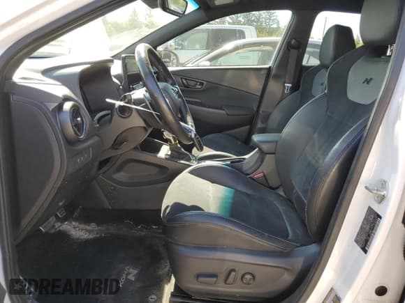 ✅ 2023 Hyundai Kona • VIN: KM8KH3AC7PU012060 • Лот: 71104145. Опубликован ранее на Copart с пробегом 59 816 миль. Бесплатный доступ к архиву аукционных продаж из США и подробный отчёт об истории автомобиля на DreamBid. Изображение 7.