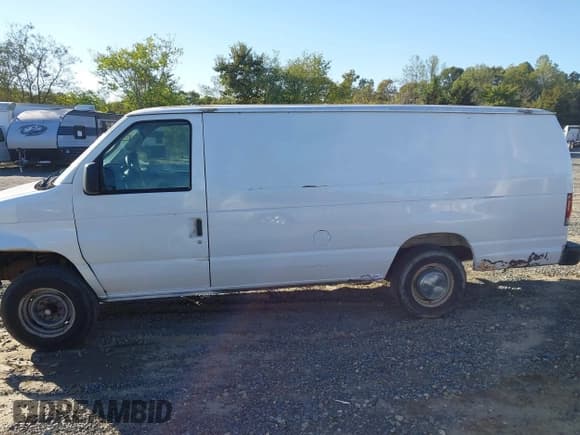 ✅ 2003 Ford Econoline Cargo Super • VIN: 1FTNS24L73HC05806 • Lot: 43307665. Wystawiony na IAAI z przebiegiem 285 594 mil. Bezpłatny archiwum sprzedaży aukcyjnych z USA i szczegółowy raport historii pojazdu na DreamBid. Zdjęcie 14.