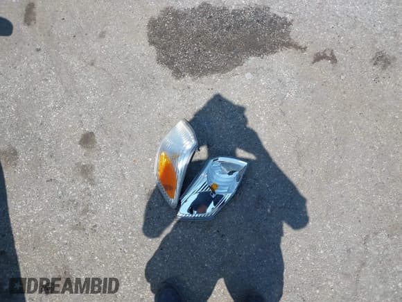 ✅ 2001 Toyota Camry CE • VIN: JT2BG22KX10546426 • Lot: 42812021. Listed on IAAI with 184,122 mi. Free auction sales archive from the USA and detailed vehicle history report at DreamBid. Image 12.