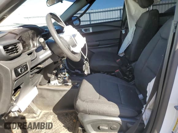 ✅ 2024 Ford Police Interceptor Utility • VIN: 1FM5K8AB9RGA70417 • Lot: 84886115. Wystawiony na Copart z przebiegiem 20 640 mil. Bezpłatny archiwum sprzedaży aukcyjnych z USA i szczegółowy raport historii pojazdu na DreamBid. Zdjęcie 7.