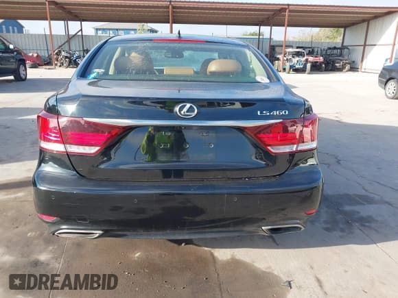 ✅ 2015 Lexus LS 460 • VIN: JTHBL5EF2F5134898 • Lot: 43688853. Listed on IAAI with 75,581 mi. Free auction sales archive from the USA and detailed vehicle history report at DreamBid. Image 16.