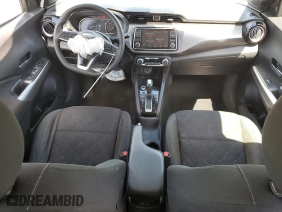 ✅ 2020 Nissan Kicks SV • VIN: 3N1CP5CV3LL551028 • Lot: 68540755. Listed on Copart with 95,965 mi. Free auction sales archive from the USA and detailed vehicle history report at DreamBid. Image 8.