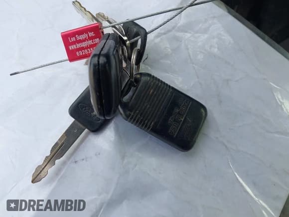 ✅ 1997 Ford Econoline Wagon XL • VIN: 1FMEE11L6VHA05195 • Lot: 41867119. Wystawiony na IAAI z przebiegiem 116 070 mil. Bezpłatny archiwum sprzedaży aukcyjnych z USA i szczegółowy raport historii pojazdu na DreamBid. Zdjęcie 11.